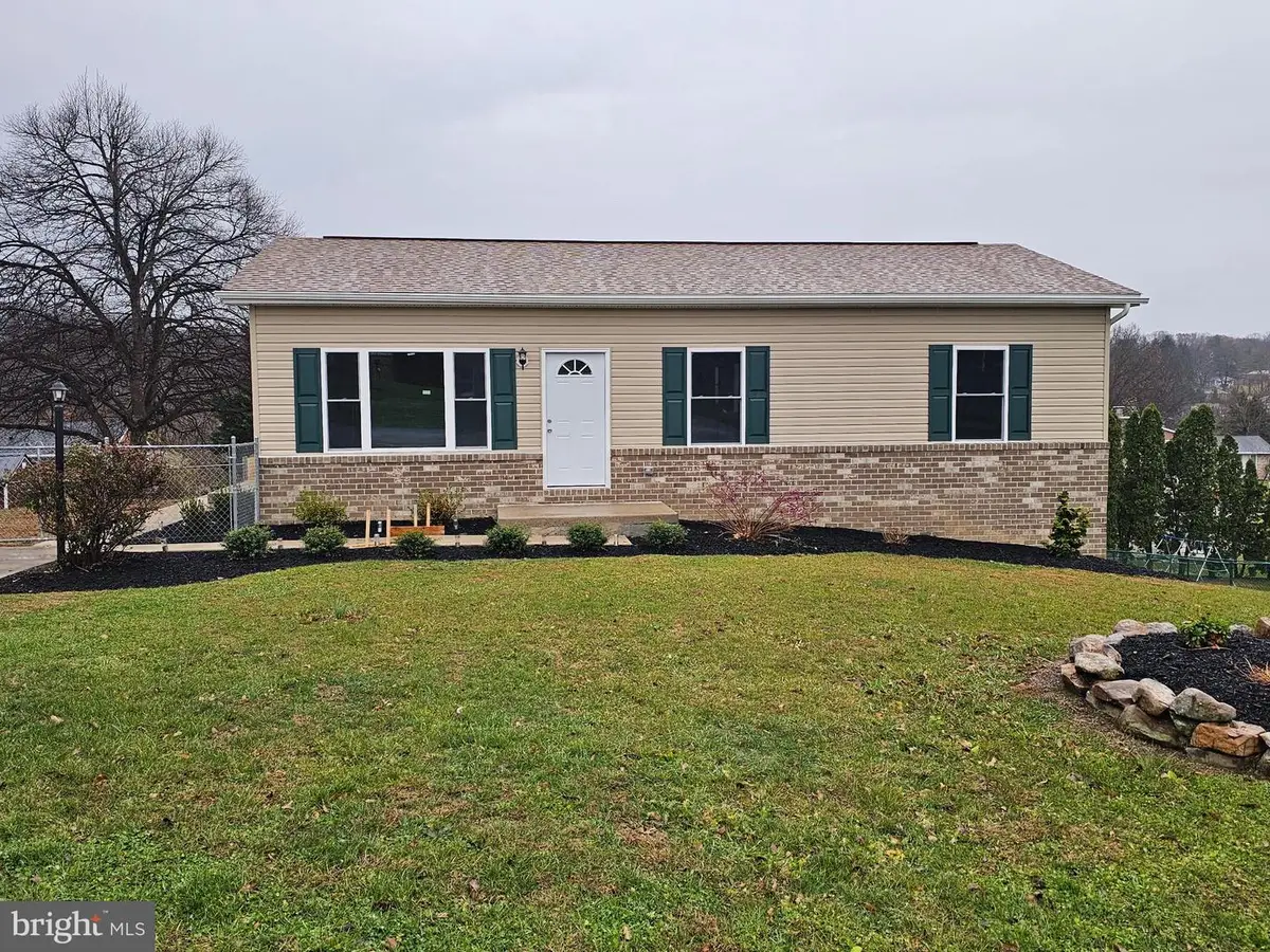 1920 Maylinn Dr, Chambersburg, PA 17202 - Image #1