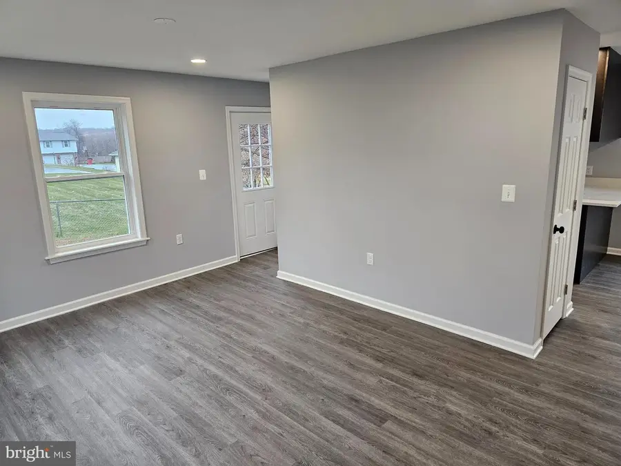 1920 Maylinn Dr, Chambersburg, PA 17202 - Image #3