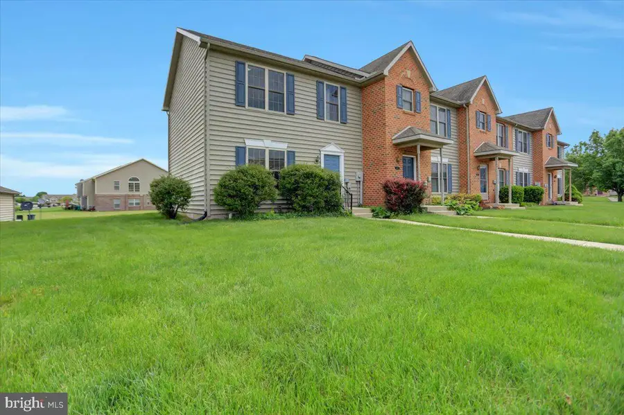 1914 Ashley Dr, Chambersburg, PA 17201 - Image #2