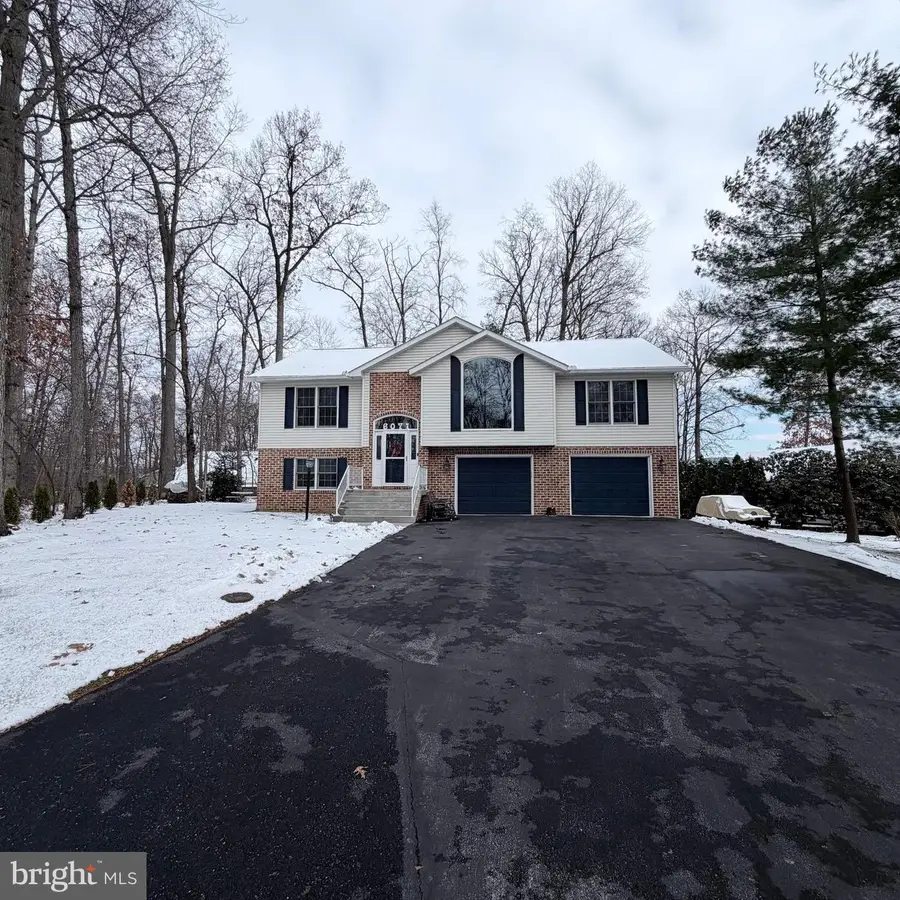 6071 Greenbriar Court, Fayetteville, PA 17222 - Image #2