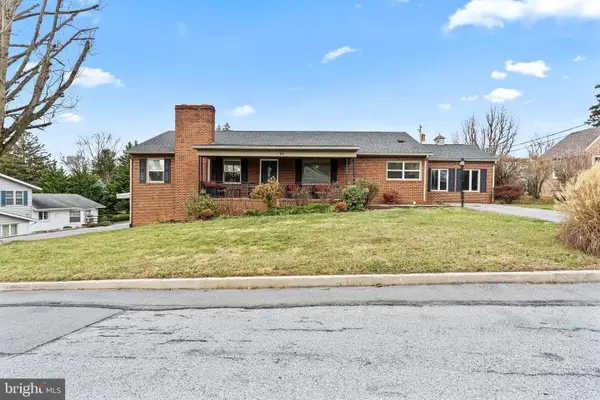 45 Eastland Circle, WAYNESBORO, PA 17268
