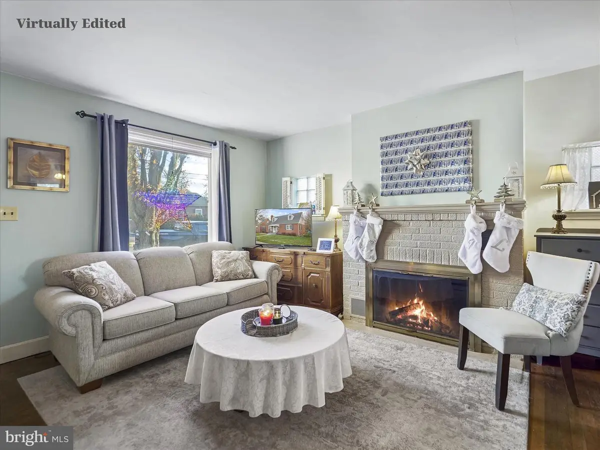 467 Heintzelman Ave, Chambersburg, PA 17201 - Image #1