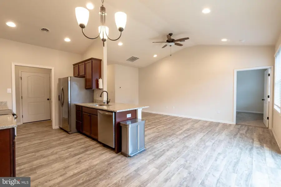 813 S Church St, Waynesboro, PA 17268 - Image #2