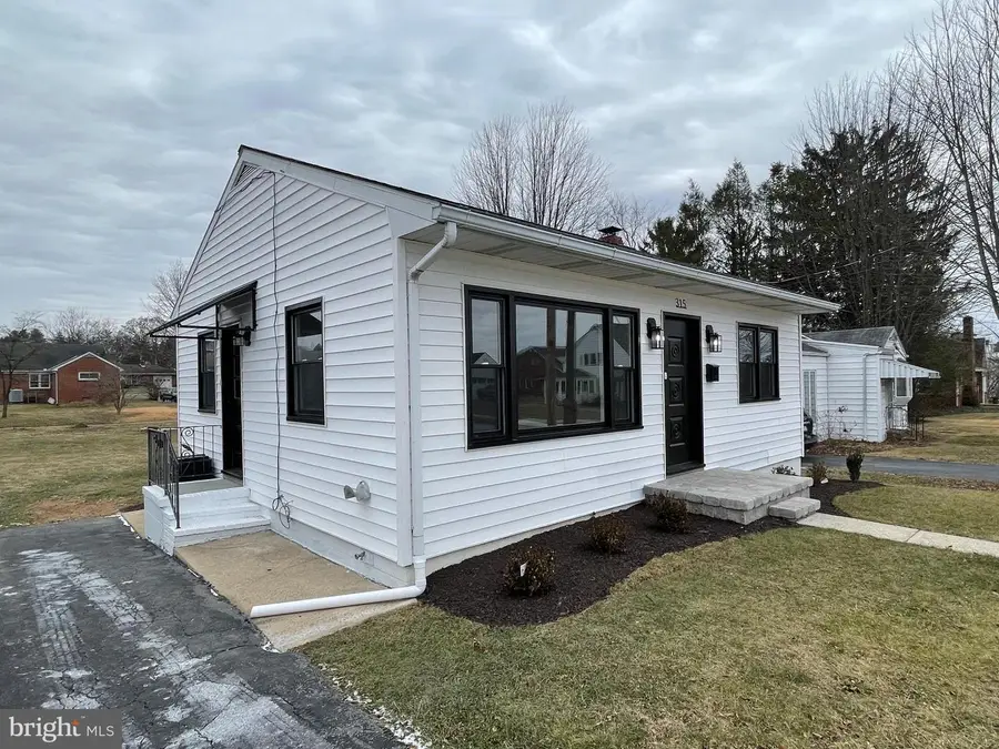 315 N Franklin St, Waynesboro, PA 17268 - Image #2