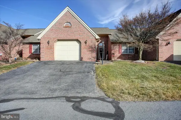 2355 Majestic Ct, CHAMBERSBURG, PA 17202