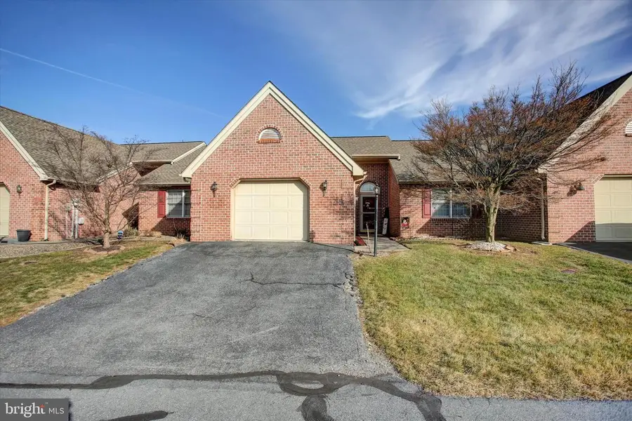 2355 Majestic Ct, Chambersburg, PA 17202 - Image #2