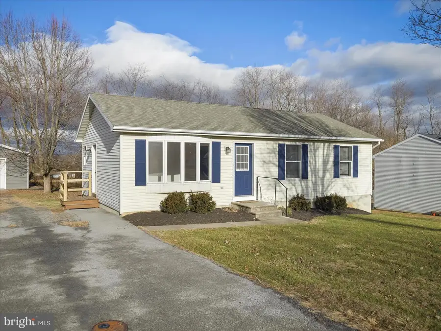 2765 Tattoo Dr, Chambersburg, PA 17202 - Image #2