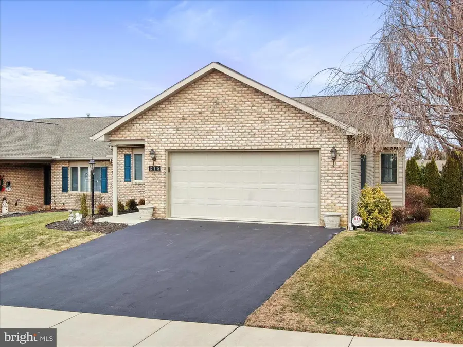 315 Woodvale Dr, Chambersburg, PA 17201 - Image #3