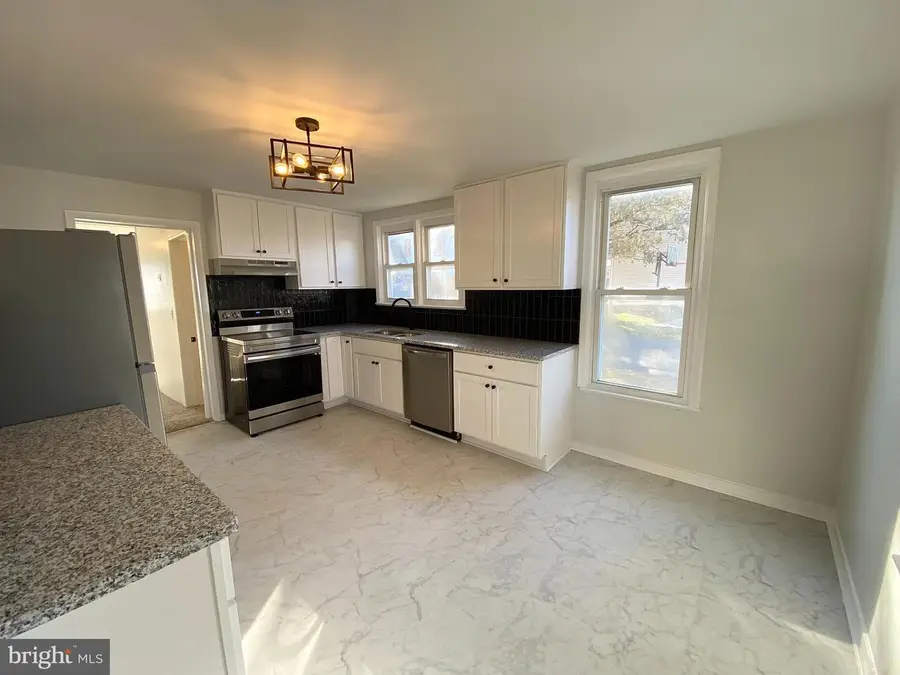 796 Cleveland Ave, Chambersburg, PA 17201 - Image #2