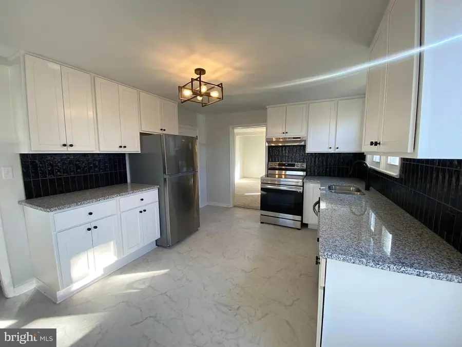 796 Cleveland Ave, Chambersburg, PA 17201 - Image #3