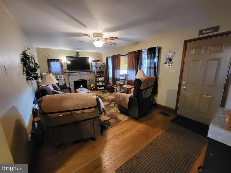 343 E Garfield St, Chambersburg, PA 17201 - Image #3