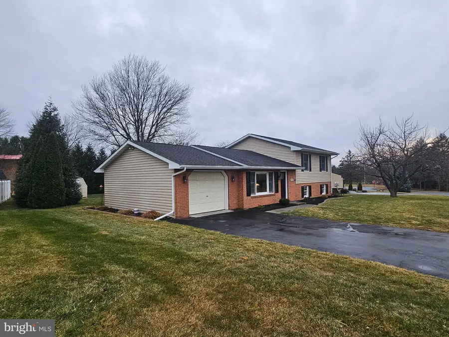 260 Baumgardner Dr, Greencastle, PA 17225 - Image #3