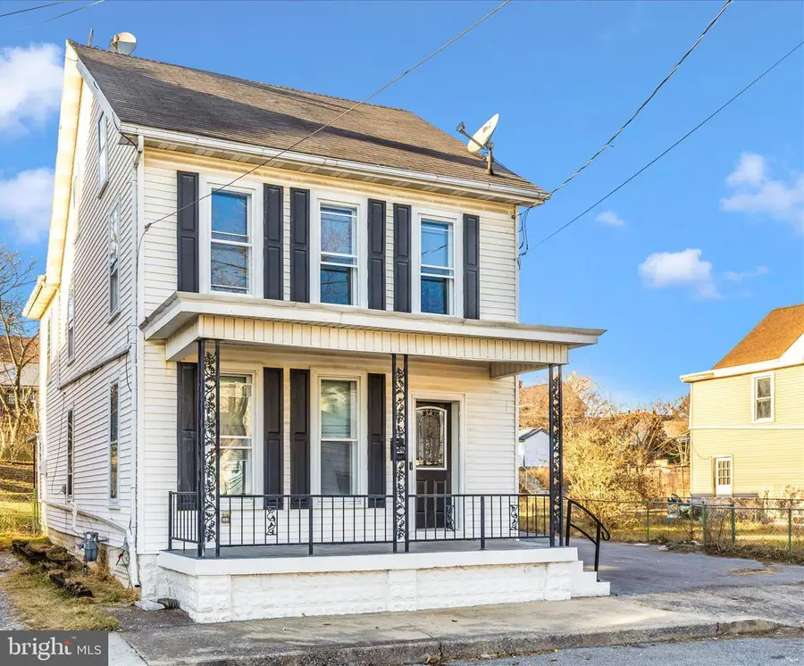 148 Hamilton Ave, Waynesboro, PA 17268 - #2