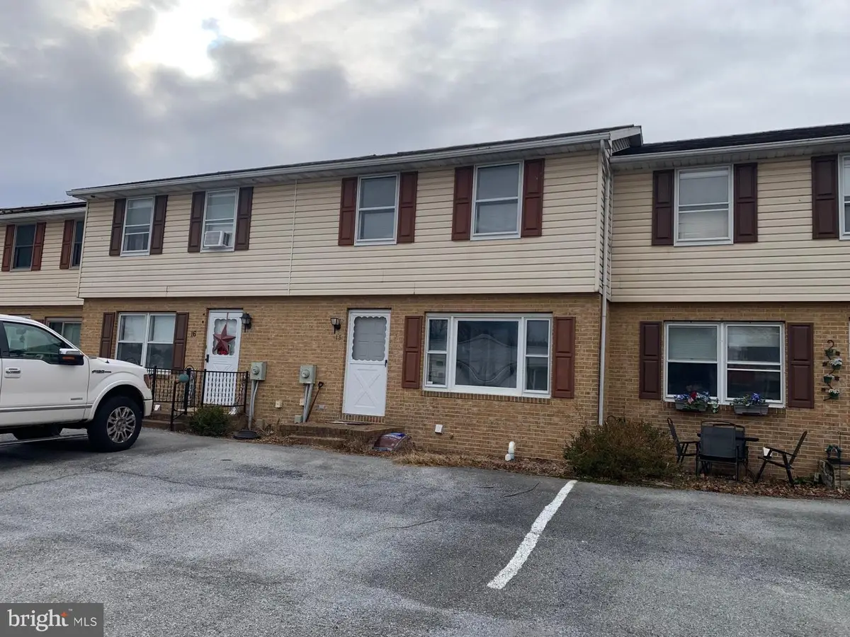 18 Ninth W, Waynesboro, PA 17268 - #1