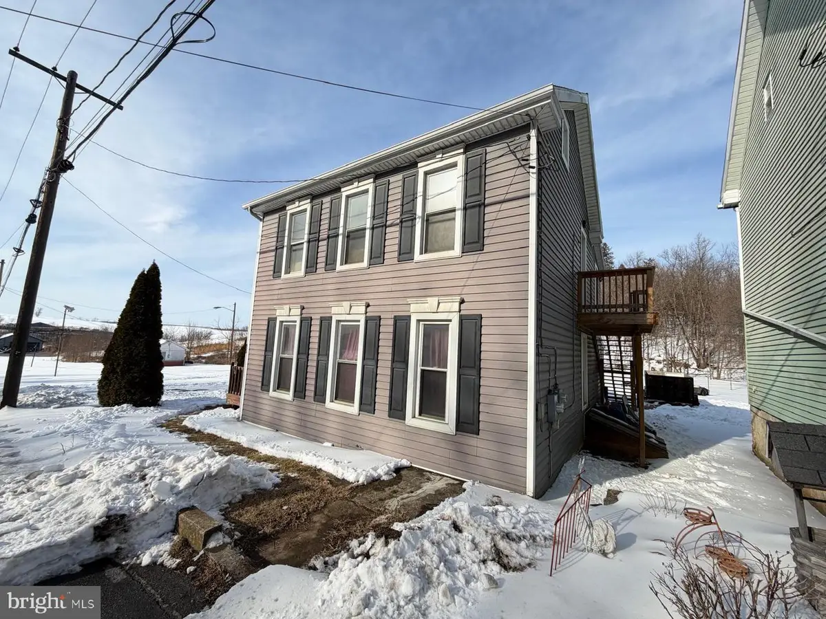 823 West Main St, Waynesboro, PA 17268 - #1