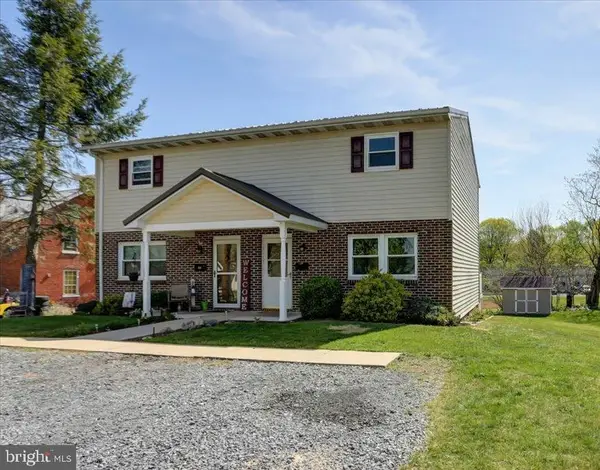 217-219 N Linden Ave, GREENCASTLE, PA 17225