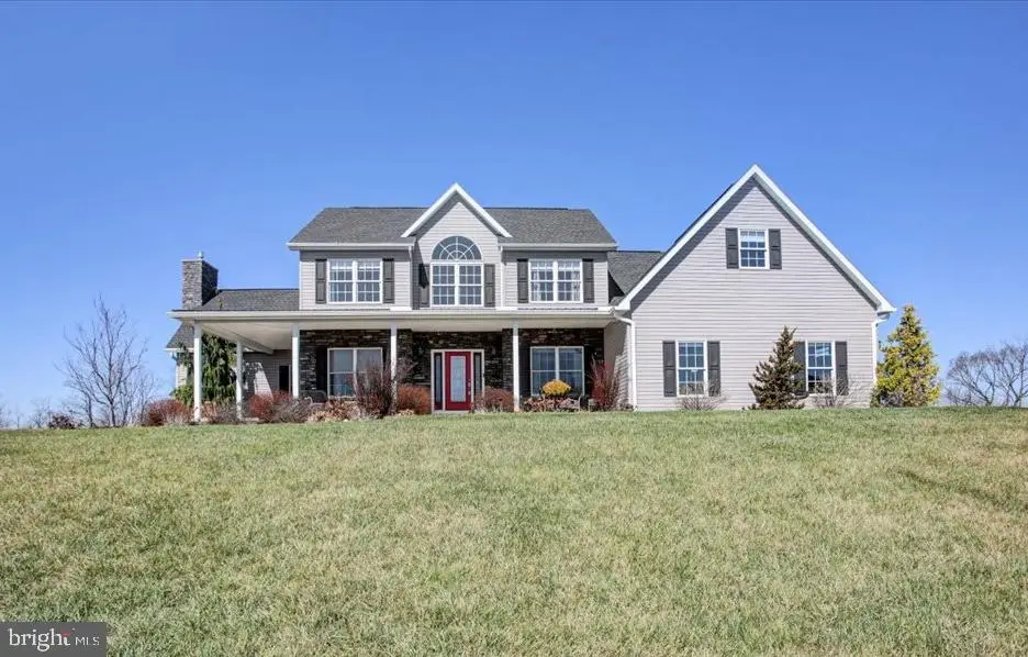 847 W King St, Waynesboro, PA 17268 - #1