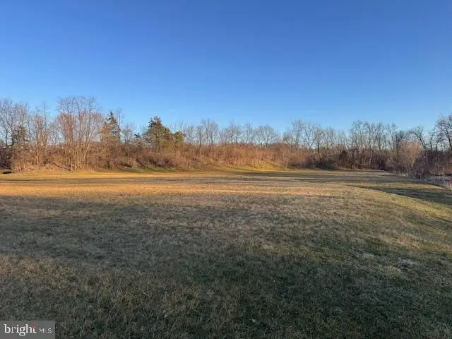 Meadowcreek Dr, Chambersburg, PA 17202 - #3