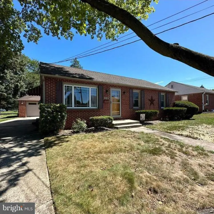 661 Guilford Ave, Chambersburg, PA 17201 - #1