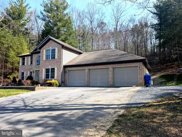 7895 Stump Run Rd, FAYETTEVILLE, PA 17222