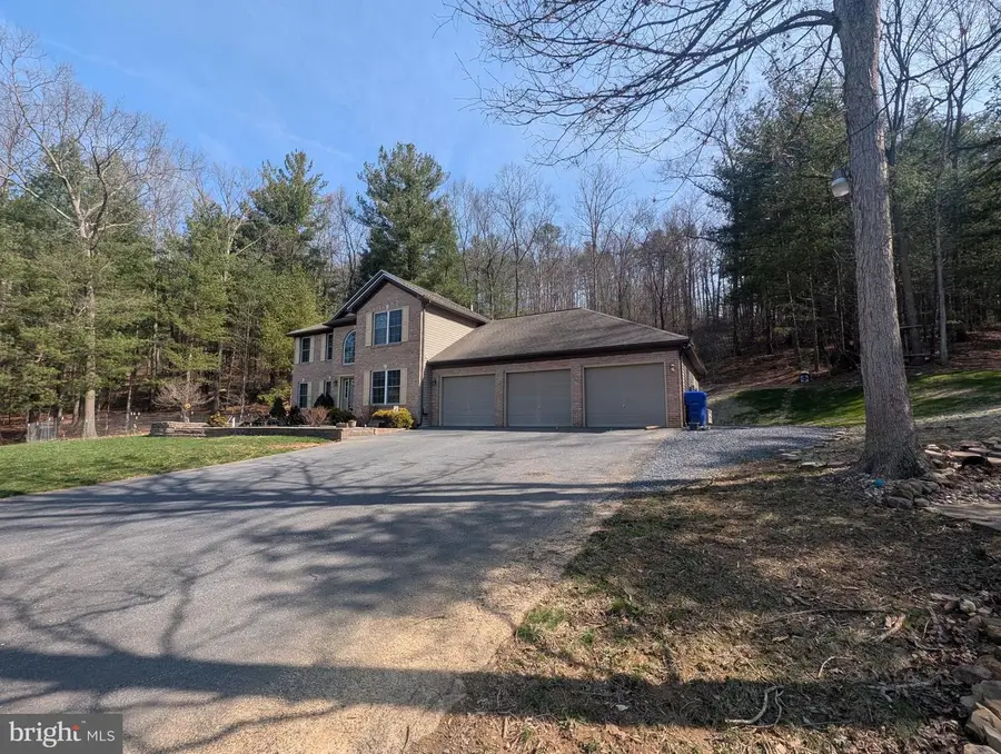 7895 Stump Run Rd, Fayetteville, PA 17222 - #2