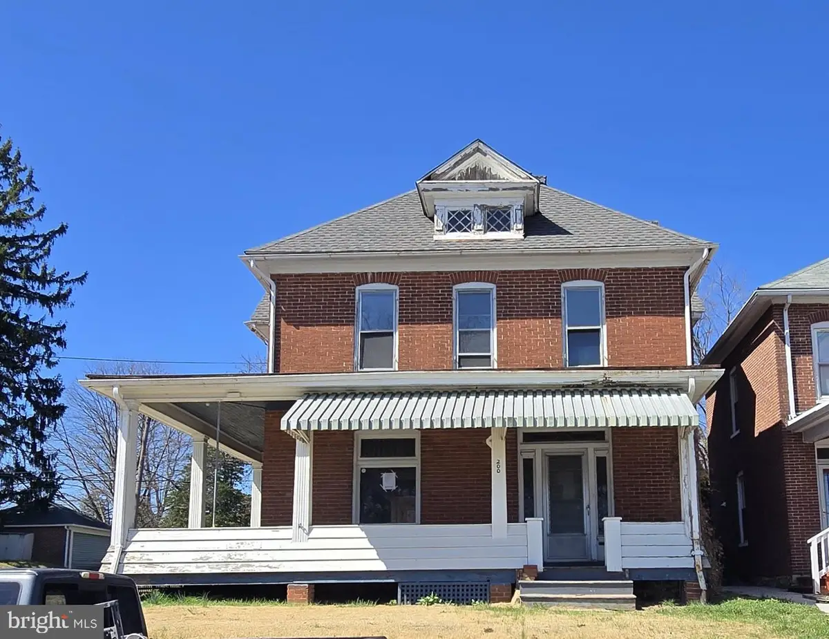 200 Tritle Ave, Waynesboro, PA 17268 - #1