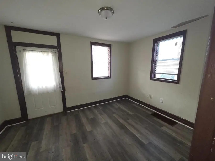 319/321/323 W North Street, Waynesboro, PA 17268 - #3