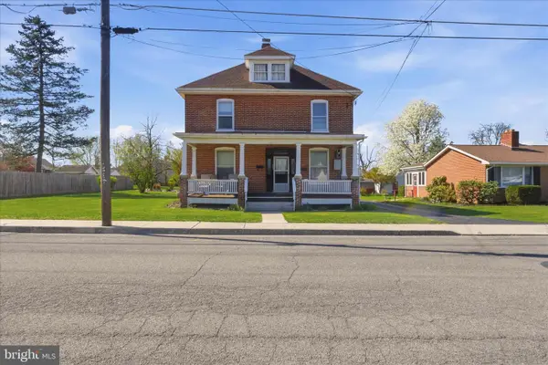 251 E E Grant Street St, GREENCASTLE, PA 17225