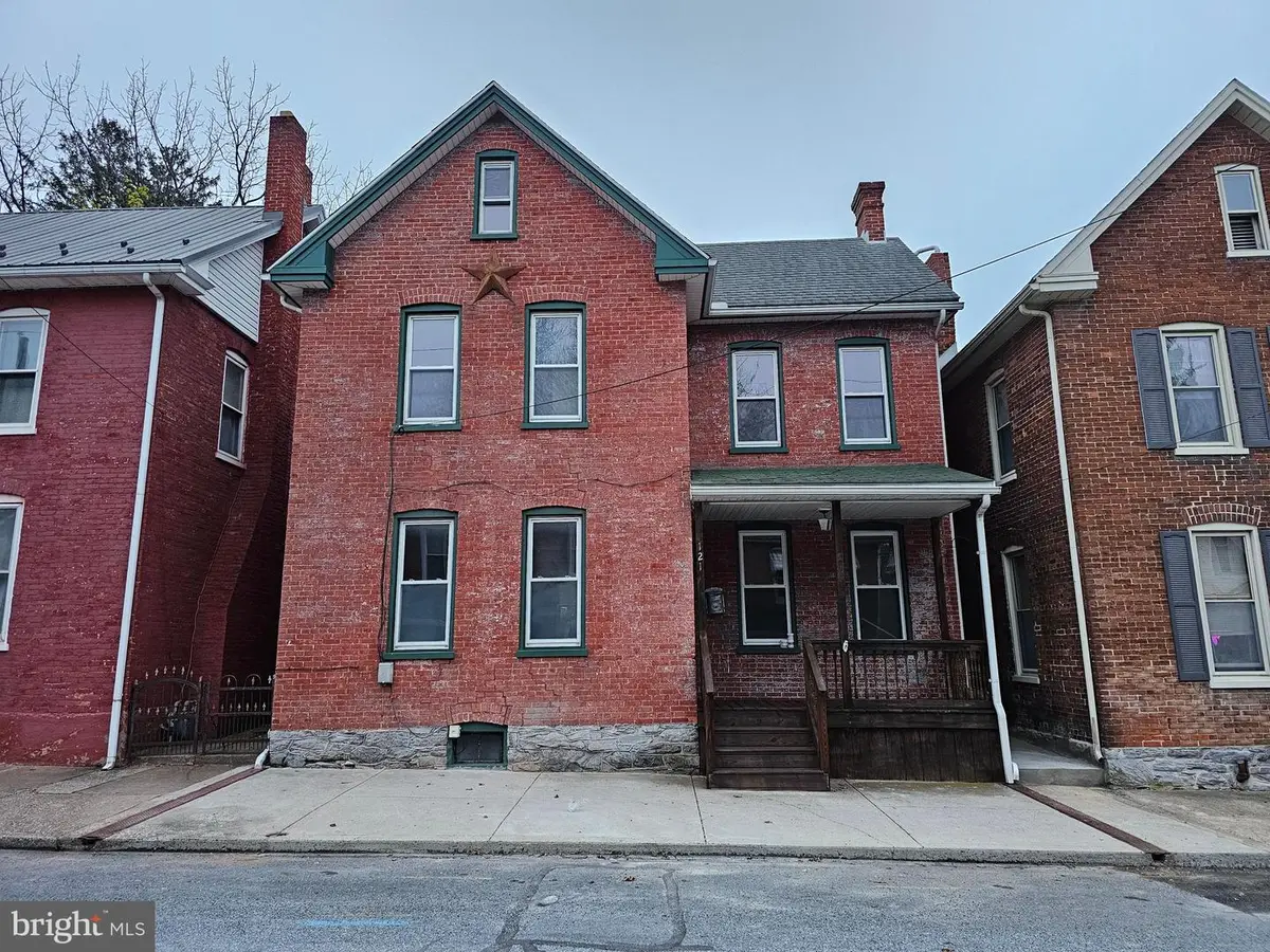 121 Harrison Ave, Waynesboro, PA 17268 - #1