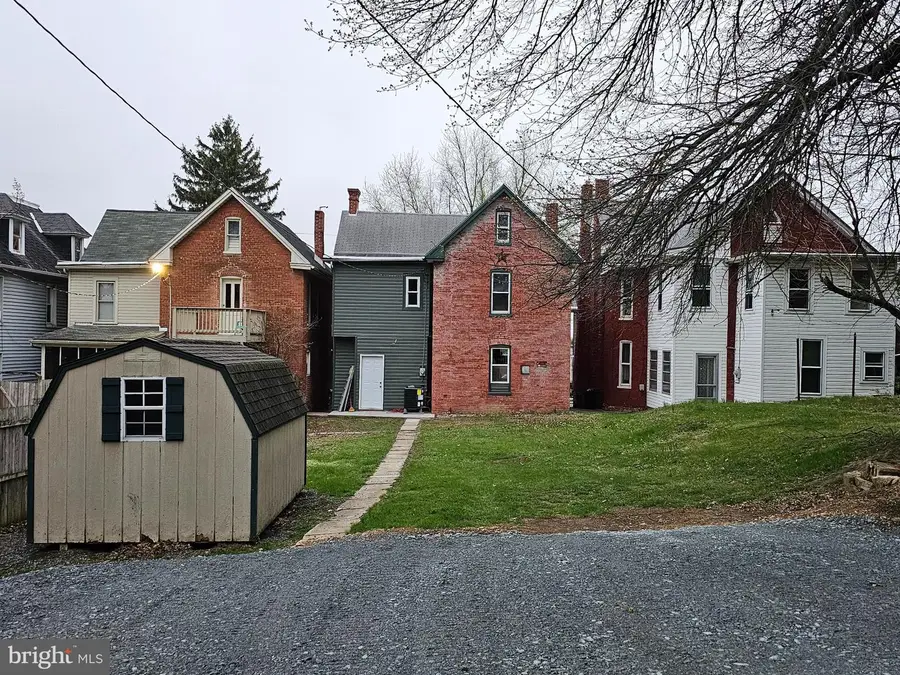 121 Harrison Ave, Waynesboro, PA 17268 - #2