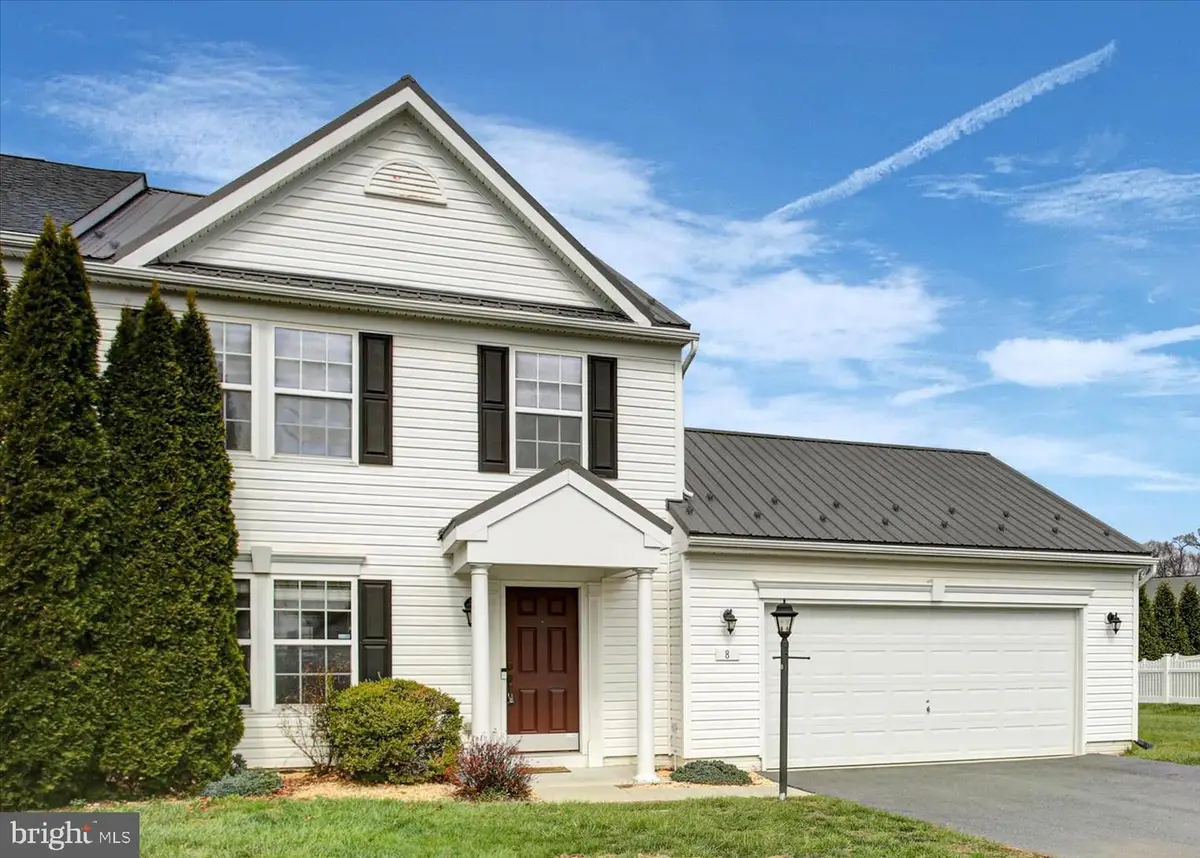 8 Romance Ln, Chambersburg, PA 17202 - #1