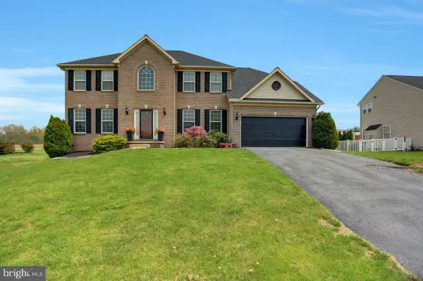 2960 Constellation Dr, CHAMBERSBURG, PA 17202