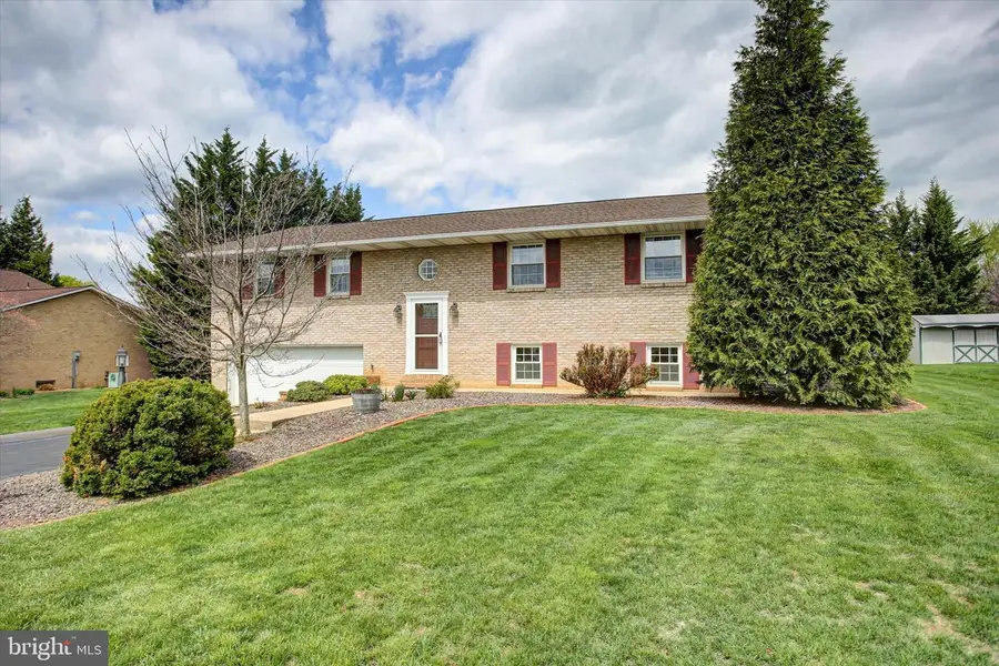 160 East Side Dr, Greencastle, PA 17225 - #3