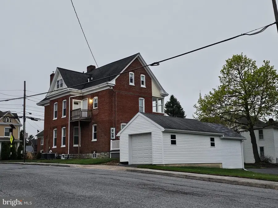 140 N Grant St, Waynesboro, PA 17268 - #2