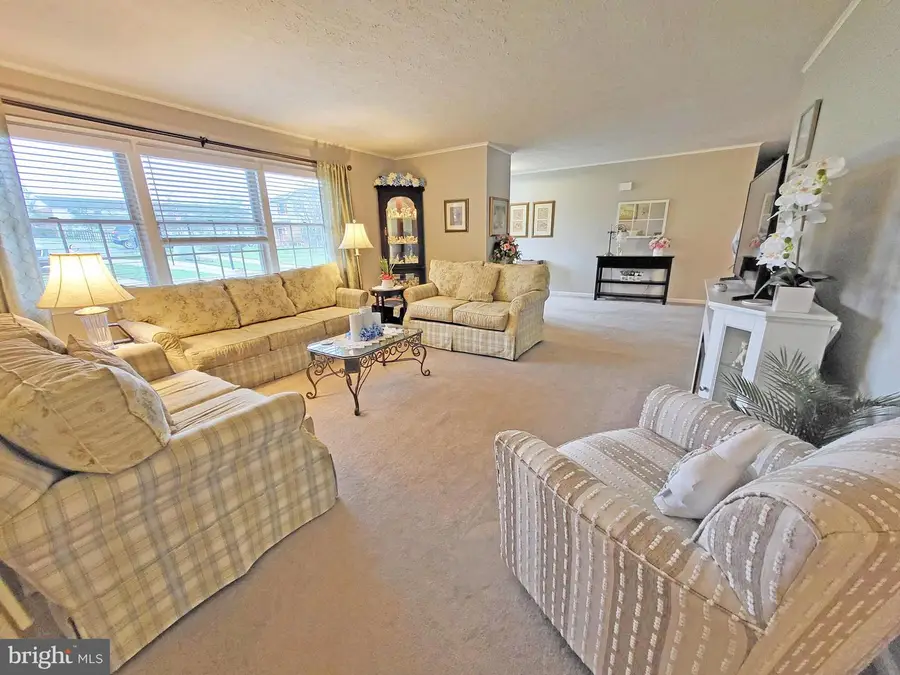 8 Oxford Ct, Chambersburg, PA 17201 - #3