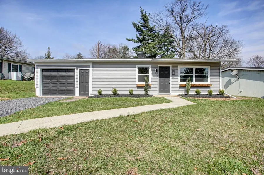 67 5th Ave, Fayetteville, PA 17222 - #2