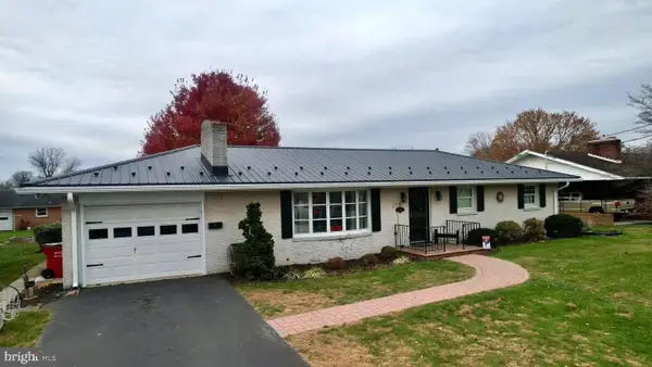 366 Town Drive, GREENCASTLE, PA 17225