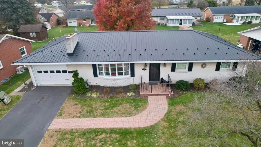 366 Town Drive, Greencastle, PA 17225 - #2