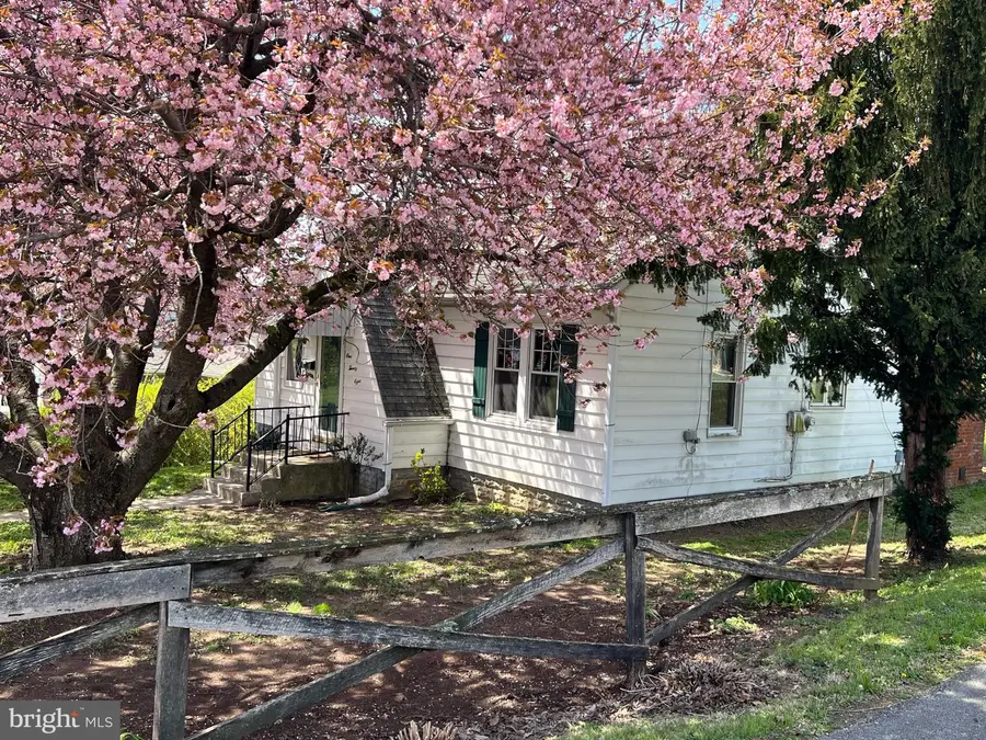 128 Frick Ave, Waynesboro, PA 17268 - #2