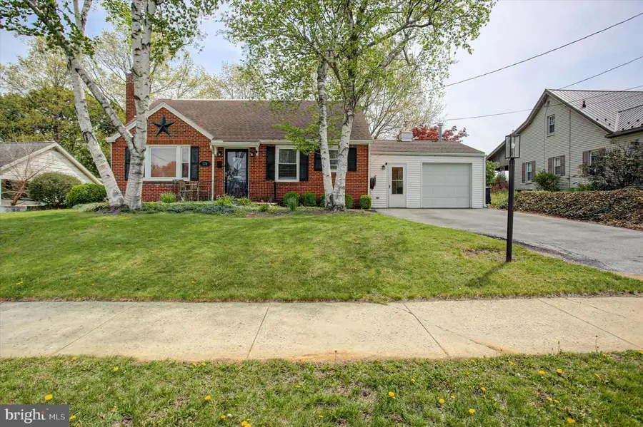 374 Glen Street, Chambersburg, PA 17201 - #2