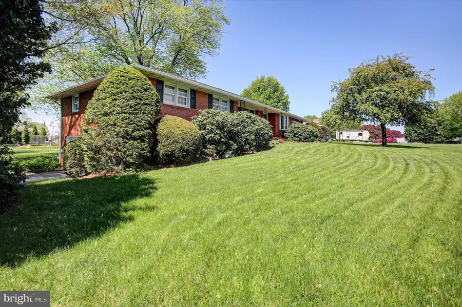 770 Joy Dr, Greencastle, PA 17225 - #3