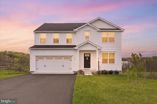 124 Peridot Dr, CHAMBERSBURG, PA 17202