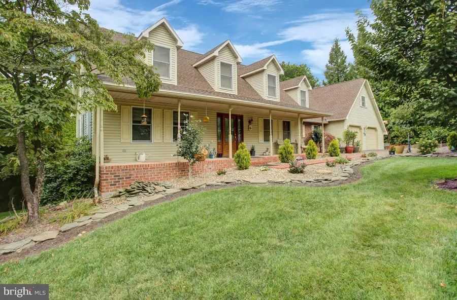 511 Larkspur Ln, Chambersburg, PA 17202 - #2