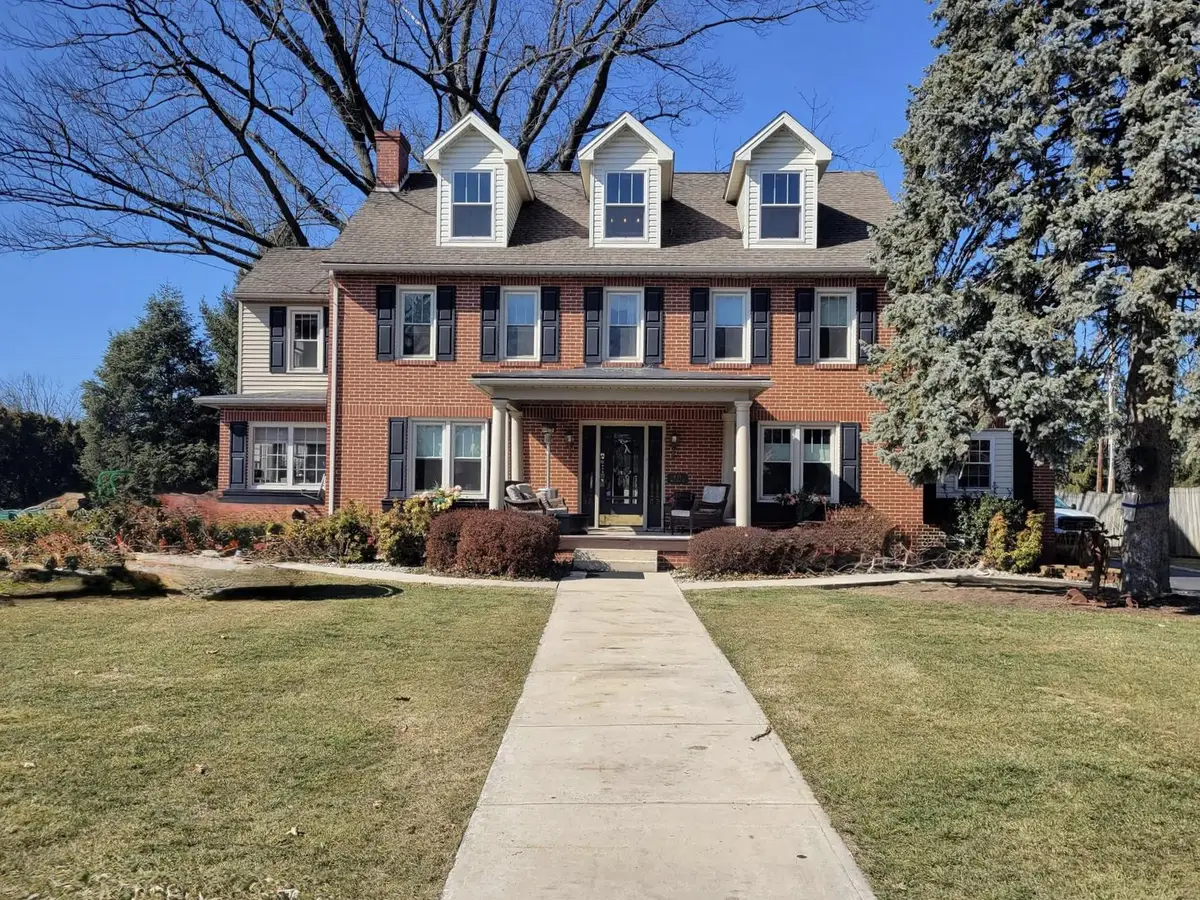 835 W King St, Shippensburg, PA 17257 - #1