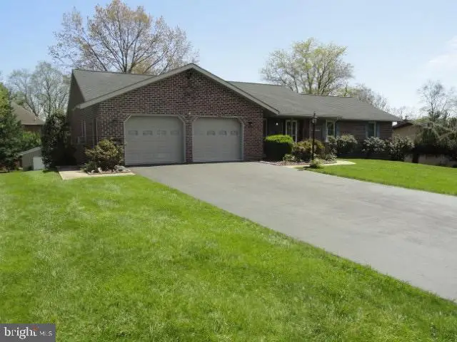 76 Monroe Dr, Chambersburg, PA 17201 - #3