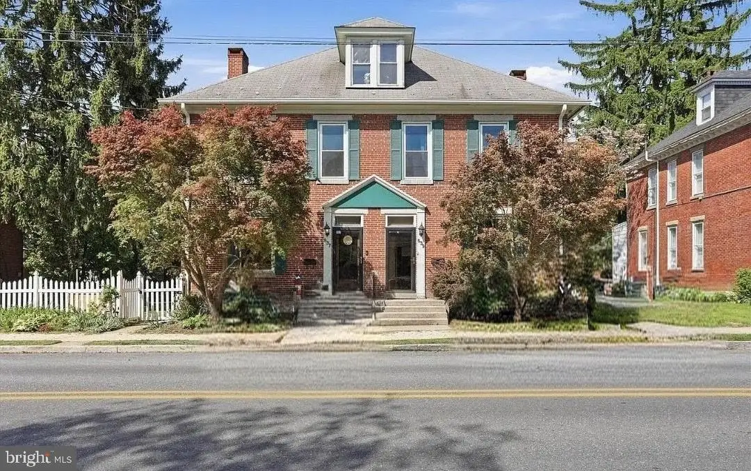 537 And 539 E King St, Chambersburg, PA 17201 - #1