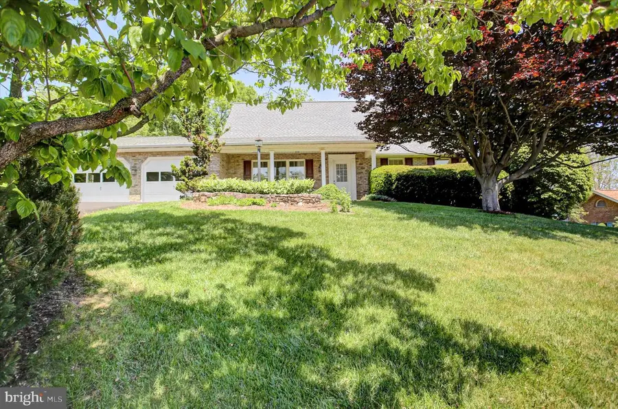 9495 Hesshire Hill Ct, Waynesboro, PA 17268 - #2