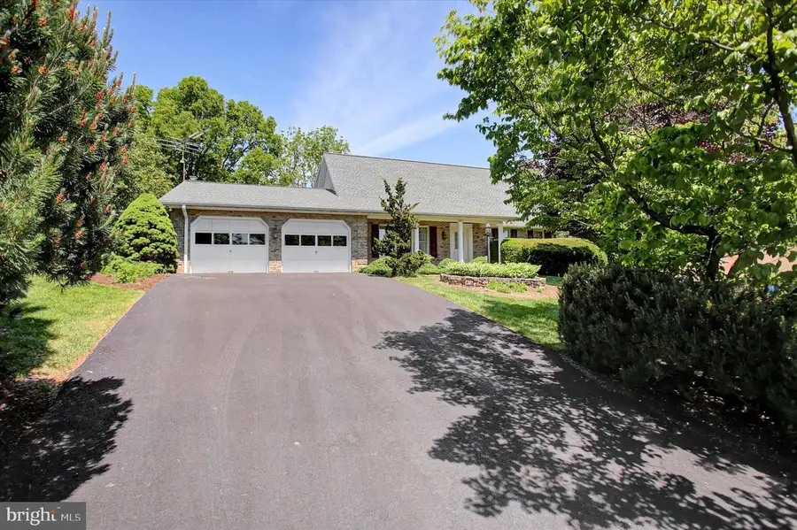 9495 Hesshire Hill Ct, Waynesboro, PA 17268 - #3