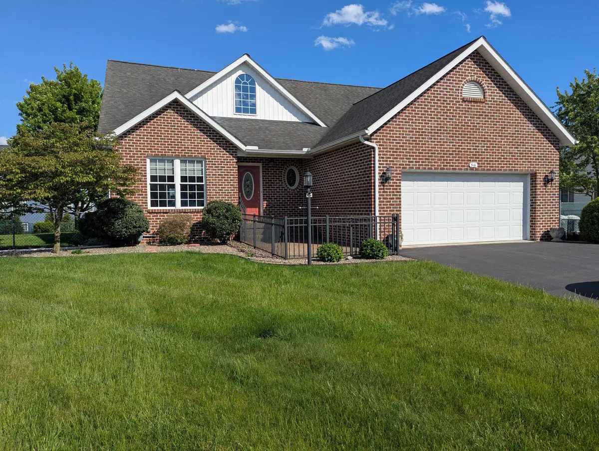 316 Martina Dr, Chambersburg, PA 17201 - #1