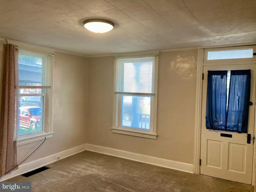 211 Fourth St W, Waynesboro, PA 17268 - #3